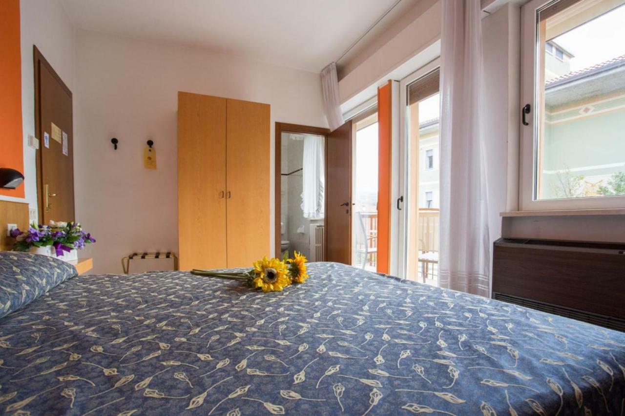 Hotel Benacus Bardolino Zewnętrze zdjęcie