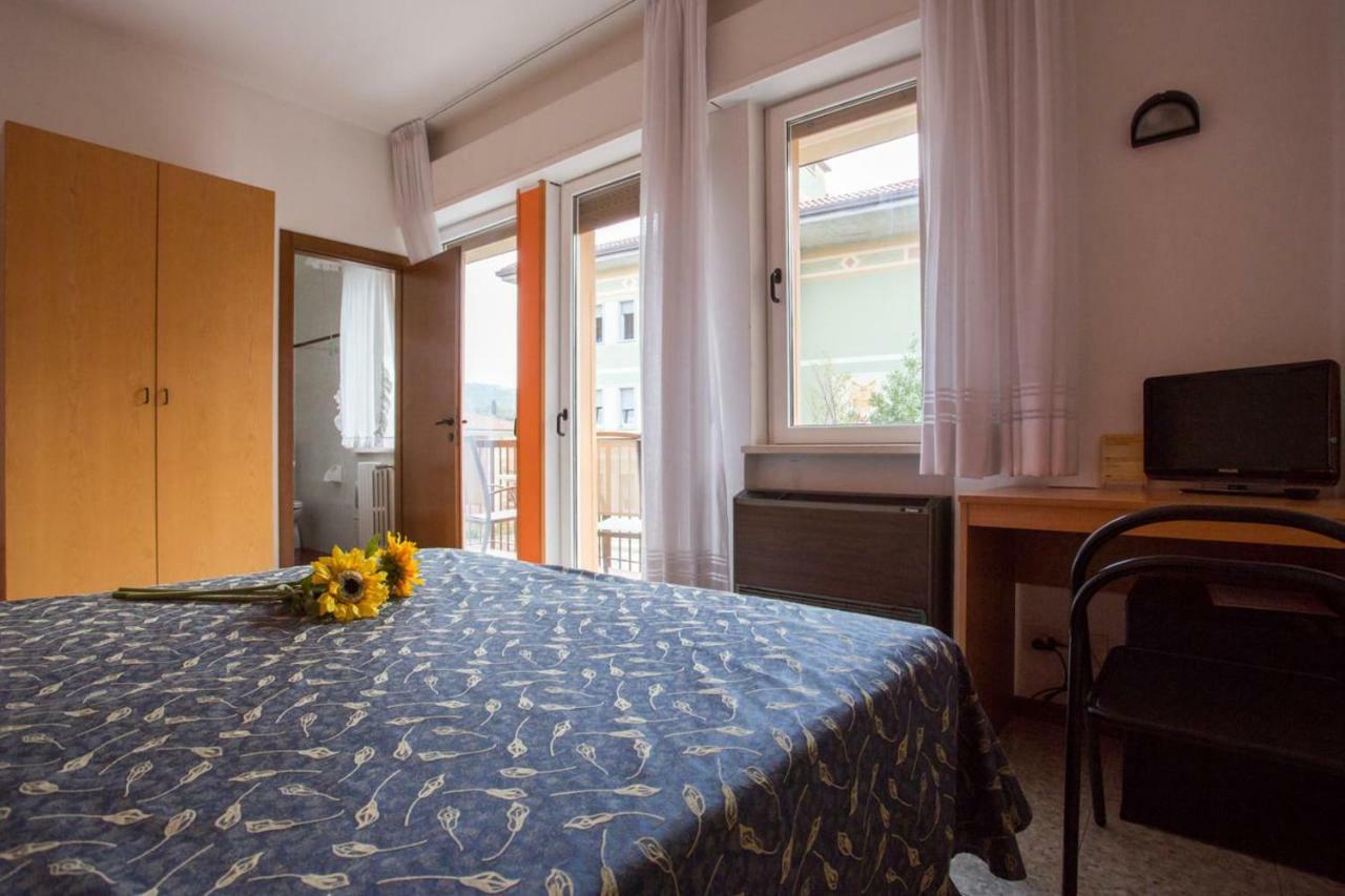 Hotel Benacus Bardolino Zewnętrze zdjęcie