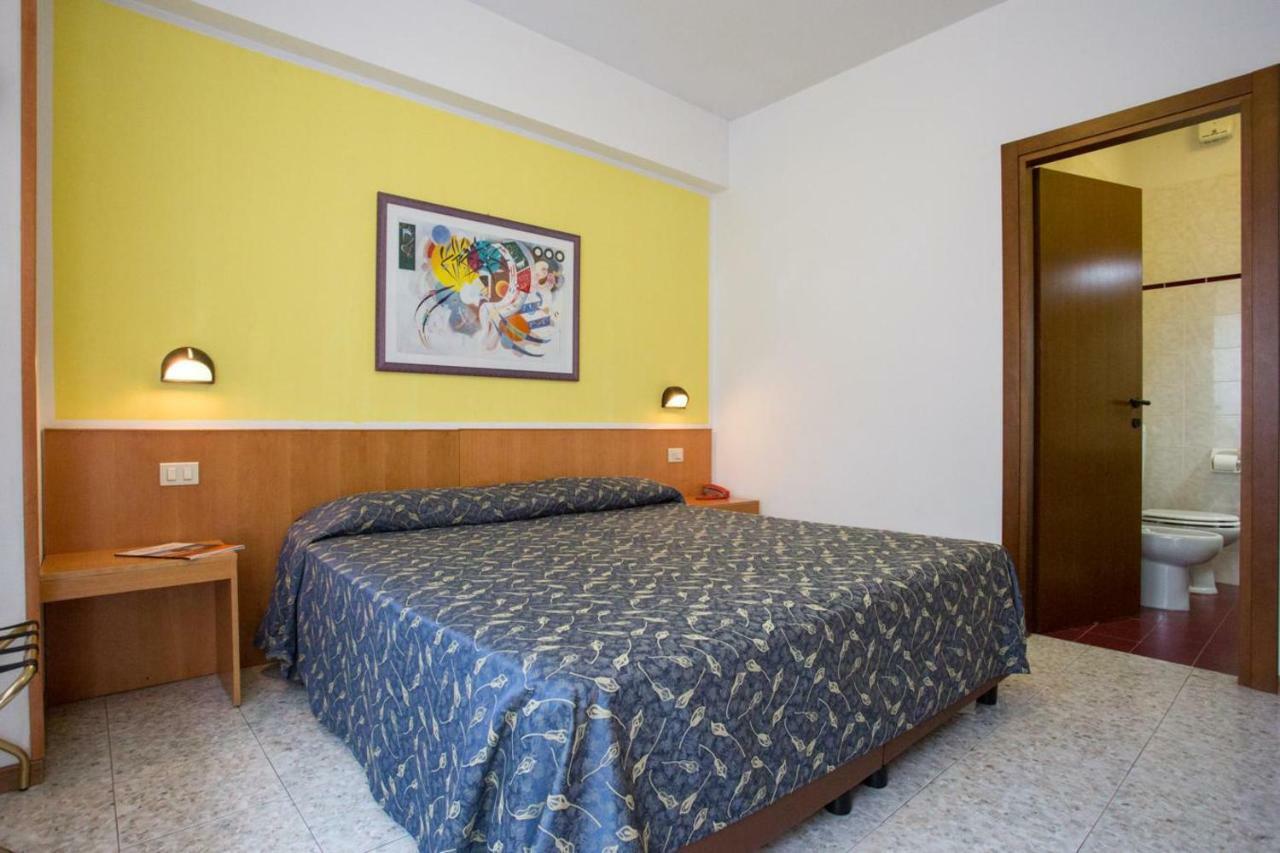 Hotel Benacus Bardolino Zewnętrze zdjęcie